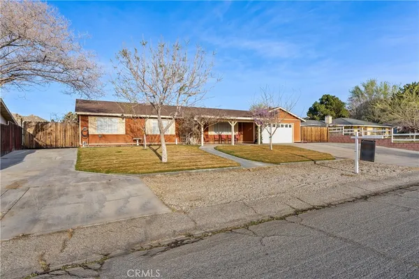 $460,000 | 39443 162nd Street East, Lake Los Angeles, CA 93591