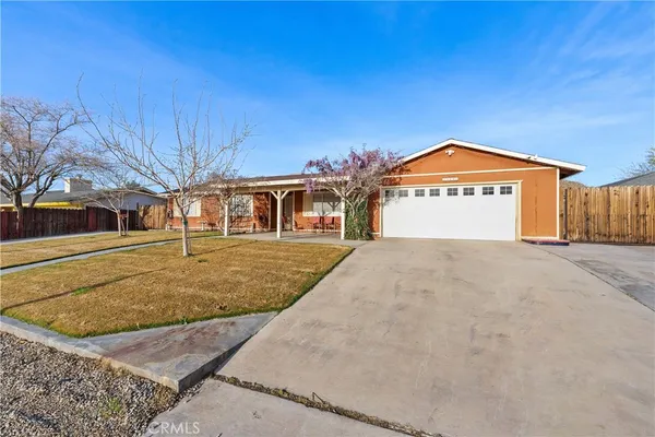 $460,000 | 39443 162nd Street East, Lake Los Angeles, CA 93591