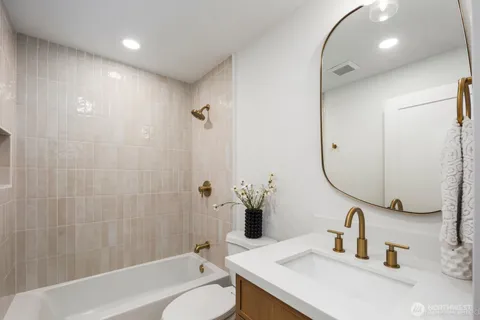 $1,398,000 | 7040 16th Avenue Northwest, Seattle, WA 98117