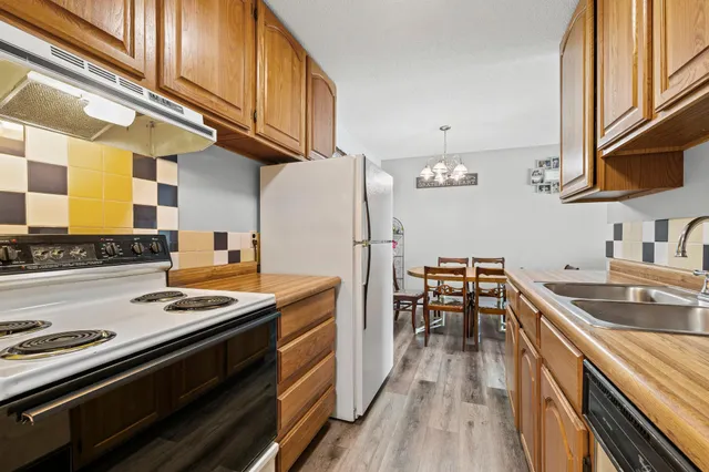 $115,000 | 12964 Nicollet Avenue, Unit 301, Burnsville, MN 55337