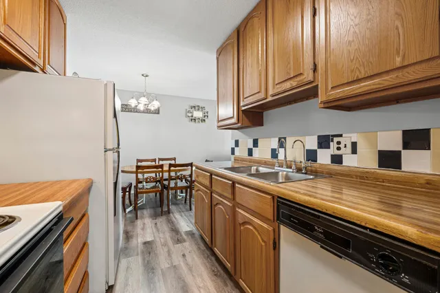 $115,000 | 12964 Nicollet Avenue, Unit 301, Burnsville, MN 55337