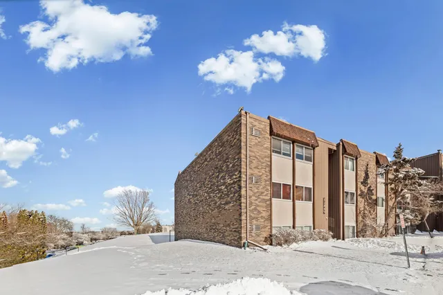 $115,000 | 12964 Nicollet Avenue, Unit 301, Burnsville, MN 55337