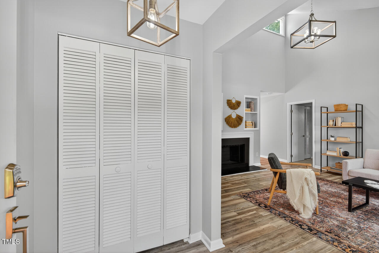 3135 Hope Valley Road Durham, NC 27707 - Photo 6 of 51 04
