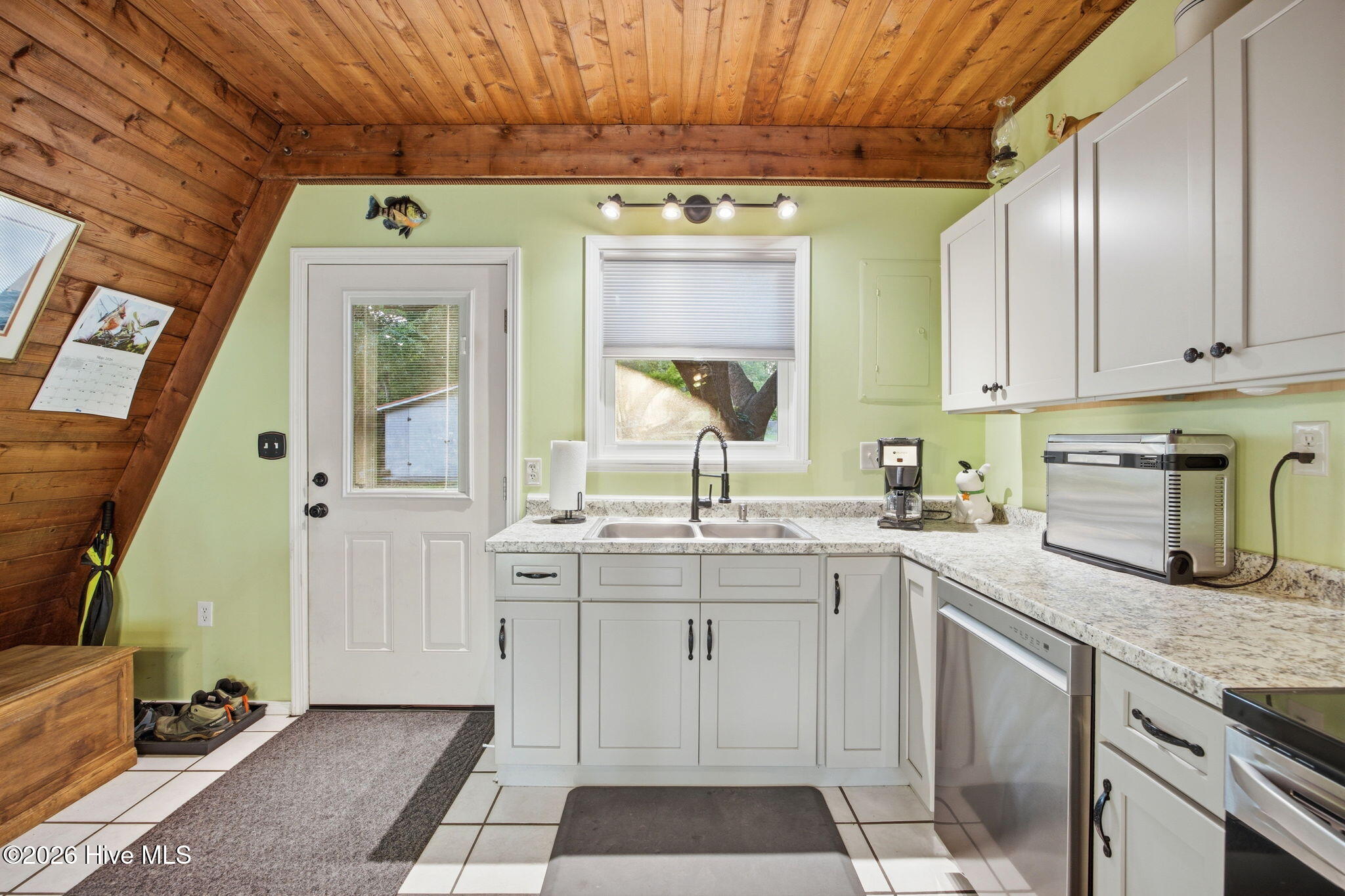 1098 Kings Landing Road Hampstead, NC 28443 - Photo 19 of 49 38-web-or-mls-IMG_4990