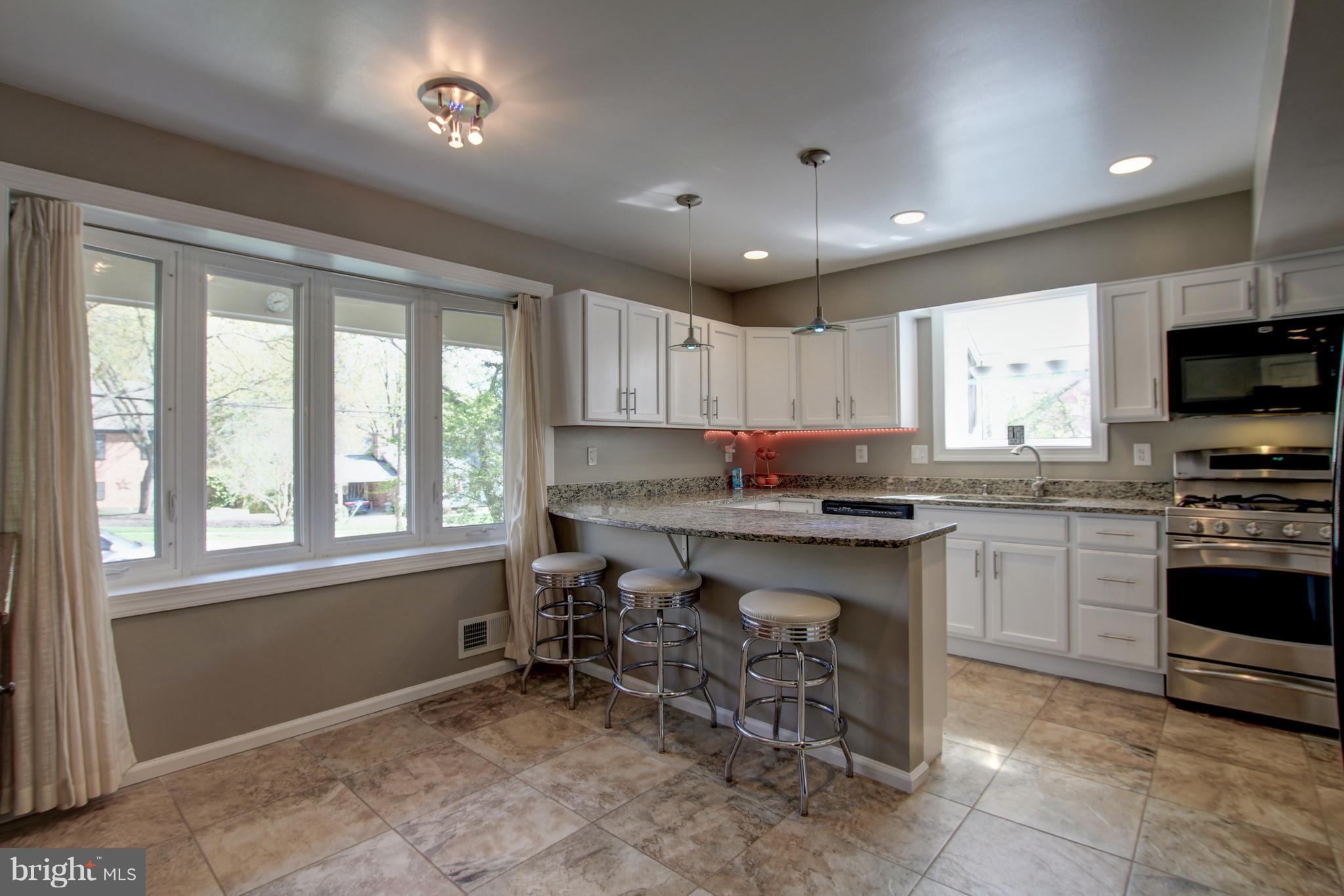 8804 Stark Road Annandale, VA 22003 - Photo 12 of 30 Kitchen