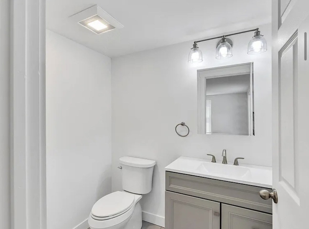 35 Locust Street Wareham, MA 02558 - Photo 8 of 22