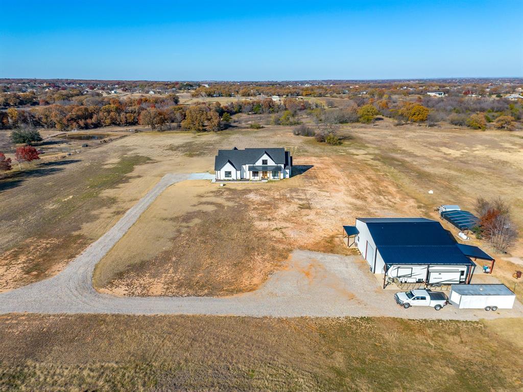8140 Lavender Road Springtown, TX 76082 - Photo 4 of 36