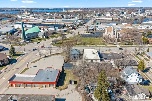 $250,000 | 209 Nicolet Boulevard, Neenah, WI 54956