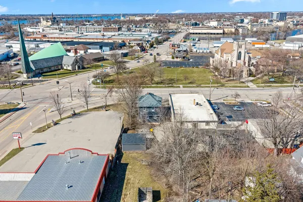 $250,000 | 209 Nicolet Boulevard, Neenah, WI 54956