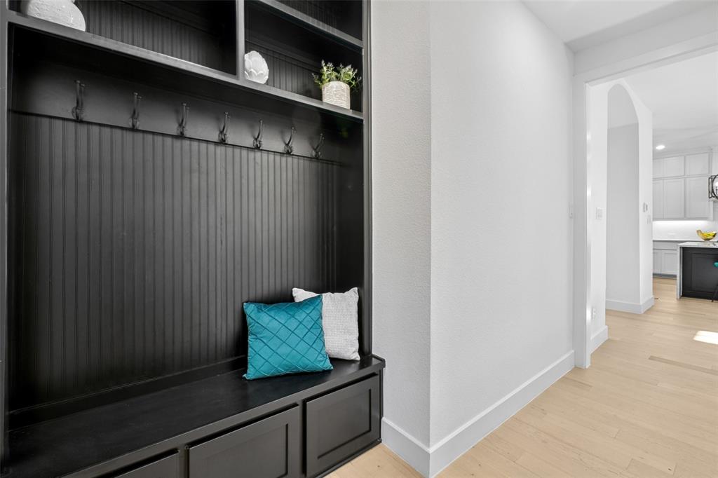 2800 Count Fleet Way Celina, TX 75009 - Photo 8 of 34 a living room with furniture