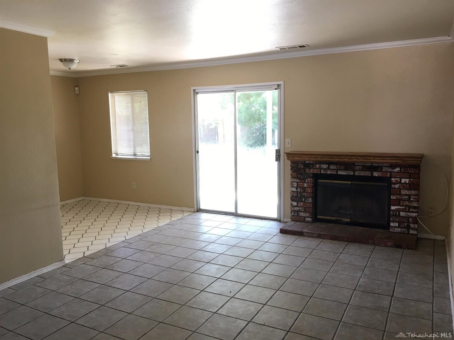 805 Elm Street Tehachapi, CA 93561 - Photo 2 of 10 Gallery Image 2