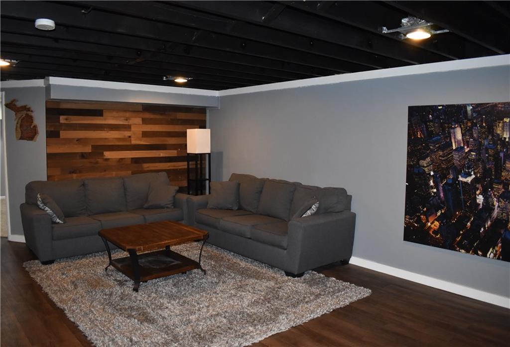 1320 McClure Road Columbus, IN 47201 - Photo 15 of 23 Gallery Image 15