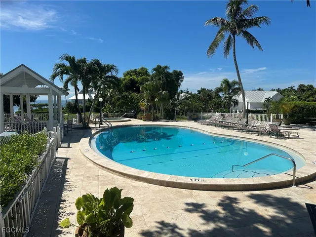 $425,000 | 327 Useppa Island, Bokeelia, FL 33922