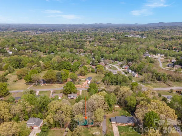 $467,000 | 465 28th Ave Lane Northeast, Hickory, NC 28601