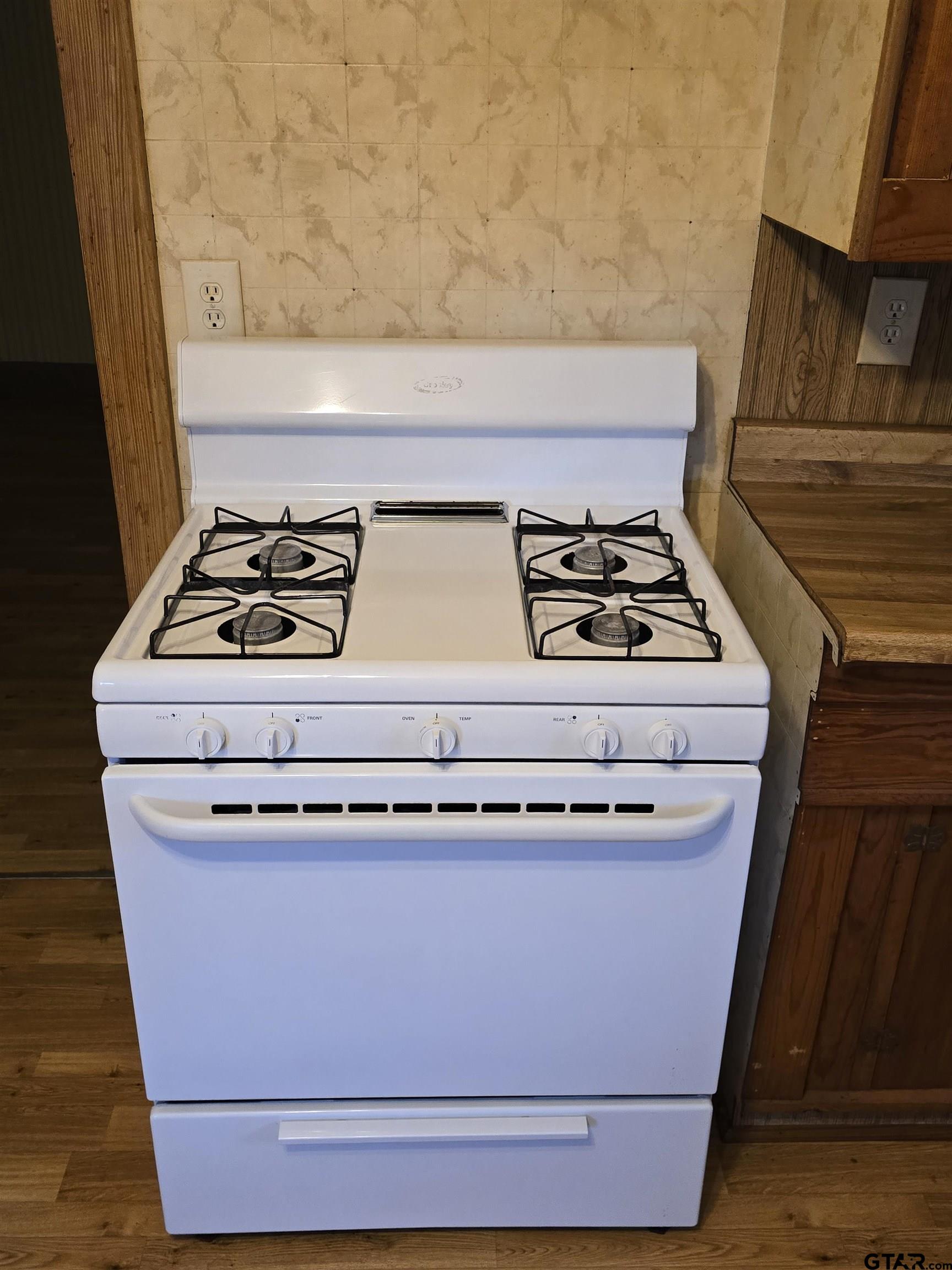 2512 Iron Road Diana, TX 75640 - Photo 11 of 17