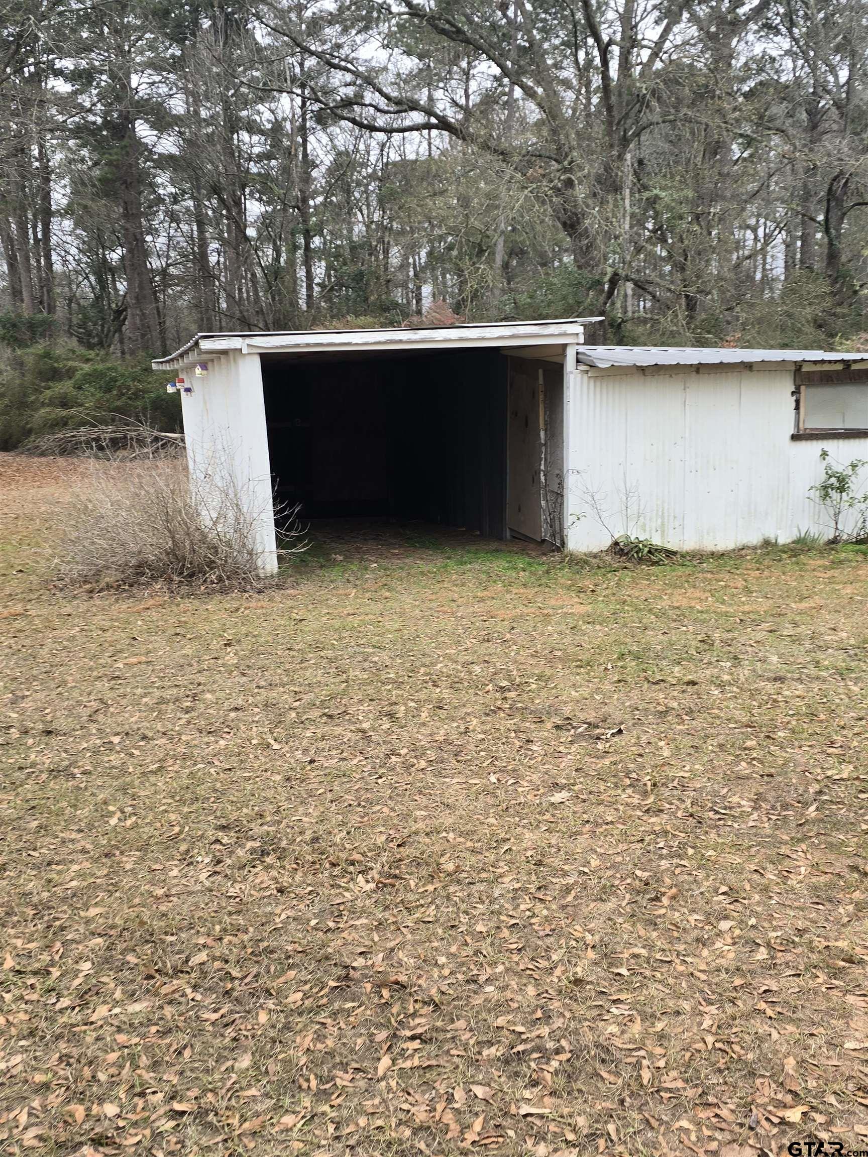 2512 Iron Road Diana, TX 75640 - Photo 7 of 17