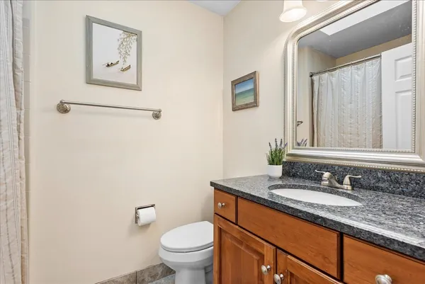 $324,000 | 1675 Grosvenor Circle, Unit C, Wheaton, IL 60189