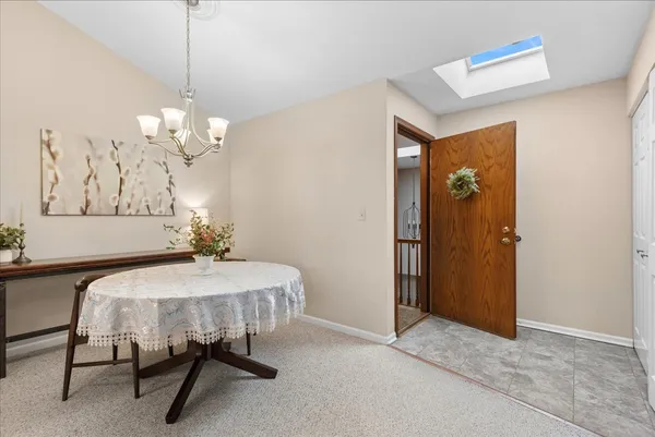 $324,000 | 1675 Grosvenor Circle, Unit C, Wheaton, IL 60189