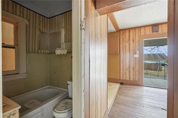 $62,500 | 526 North Street, Hardin, MO 64035