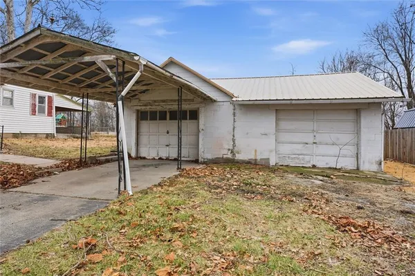 $62,500 | 526 North Street, Hardin, MO 64035