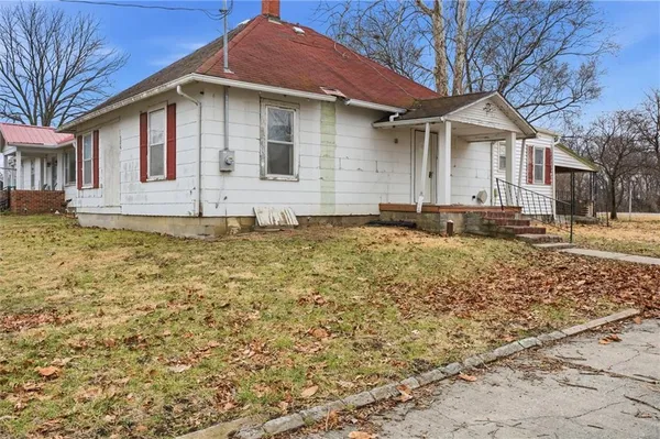 $62,500 | 526 North Street, Hardin, MO 64035