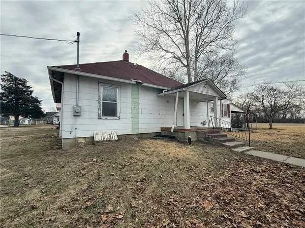 $62,500 | 526 North Street, Hardin, MO 64035