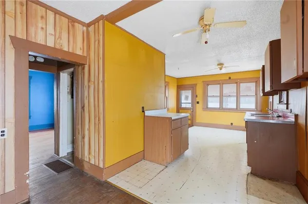 $62,500 | 526 North Street, Hardin, MO 64035