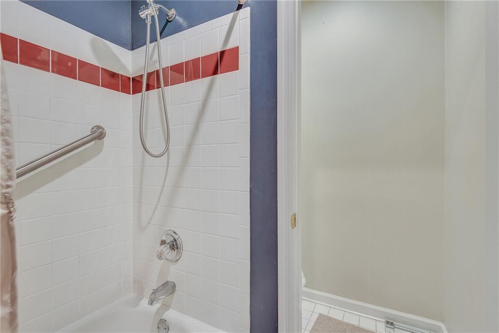 175 15th Street Northeast, Unit 411 Atlanta, GA 30361 - Photo 17 of 29