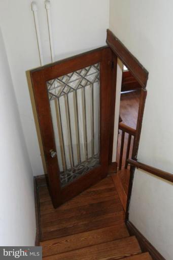 401 Cedarcroft Road Baltimore, MD 21212 - Photo 19 of 24 Staircase
