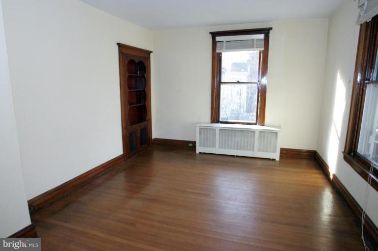 401 Cedarcroft Road Baltimore, MD 21212 - Photo 23 of 24 Living Room