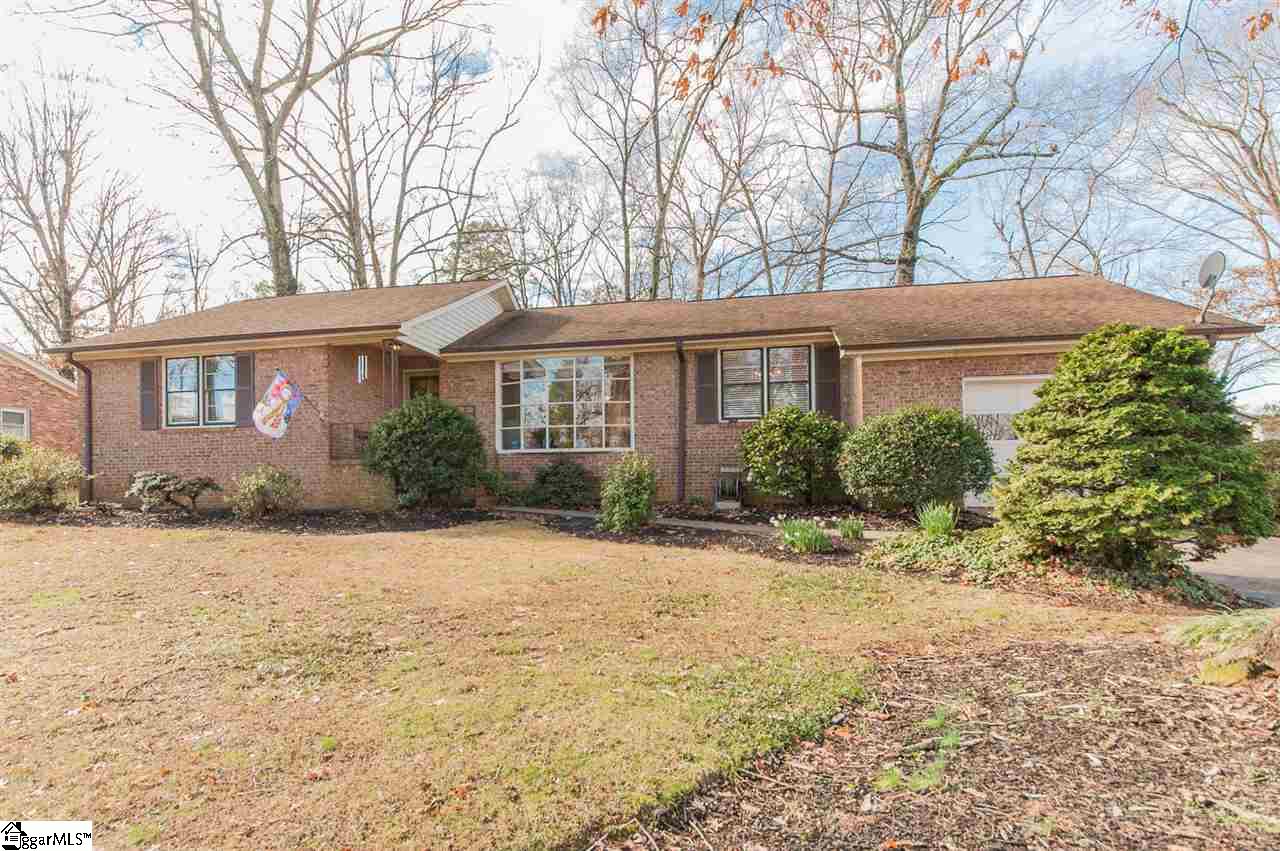 300 Lions Club Road Greenville, SC 29617 - Photo 3 of 31 Gallery Image 3