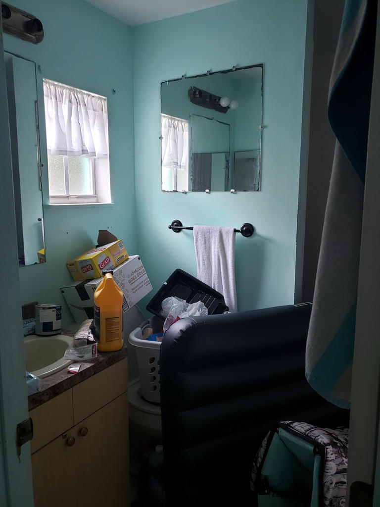142 West 34th Street Riviera Beach, FL 33404 - Photo 7 of 8 bath2