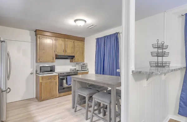 $3,300 | 616 Semaht Street, Charleston, SC 29412