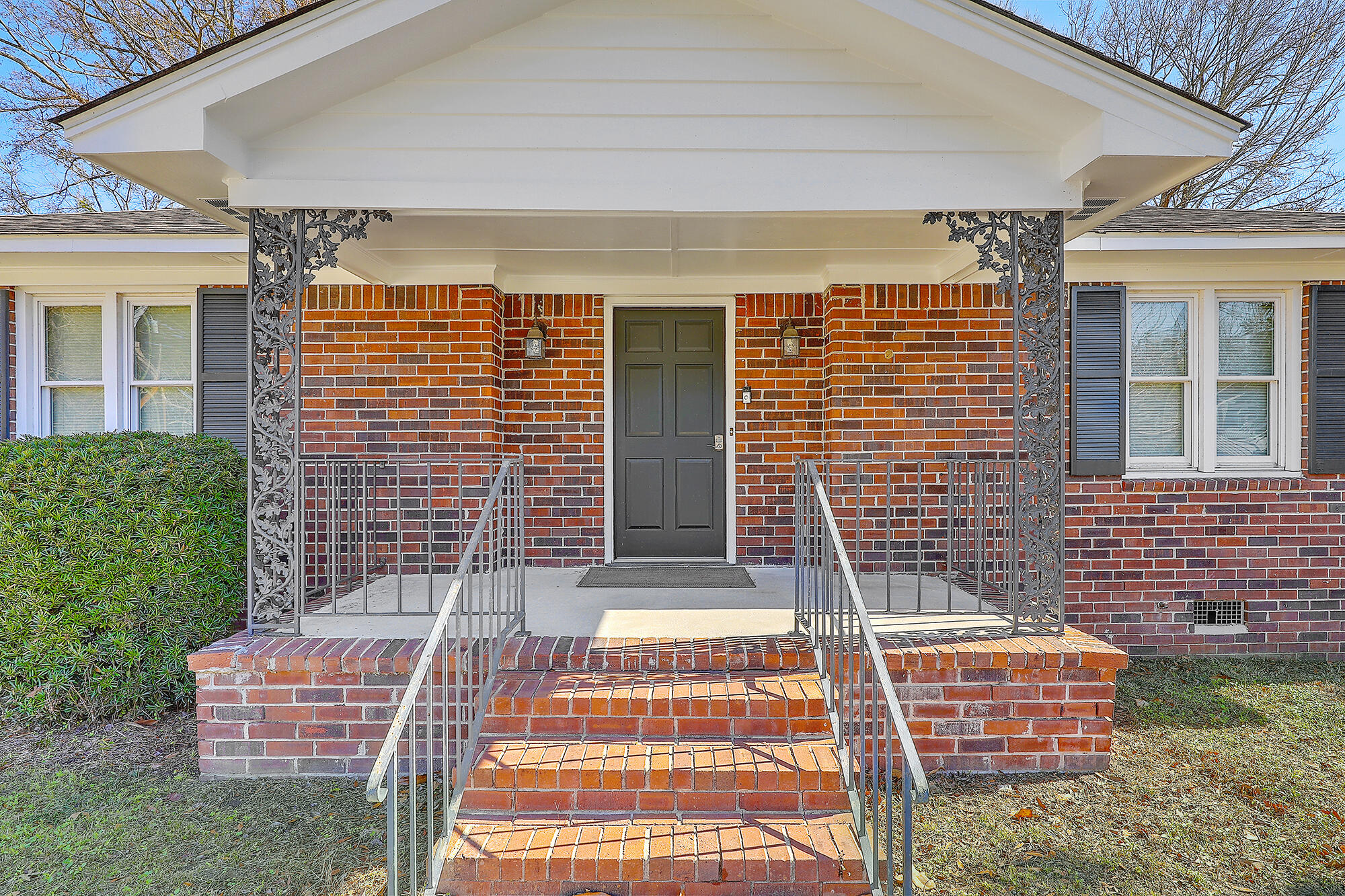 616 Semaht Street Charleston, SC 29412 - Photo 4 of 22 1R3A0923_4_5_6_7_8_9