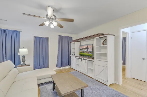 $3,300 | 616 Semaht Street, Charleston, SC 29412