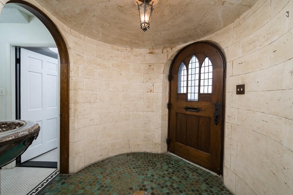 23 Sturtevant Road Quincy, MA 02169 - Photo 3 of 28 Gallery Image 3