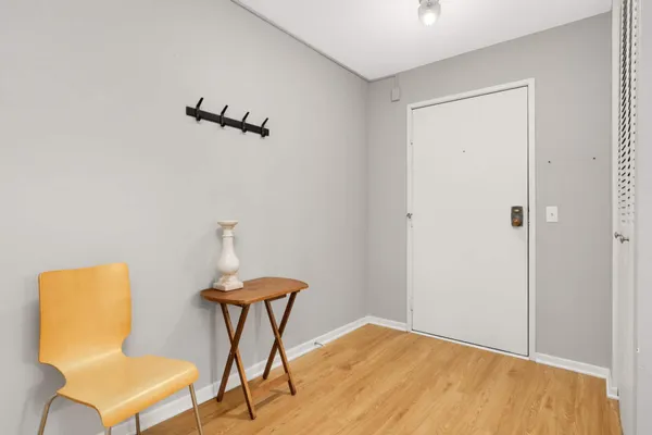 $215,000 | 1304 West Medicine Lake Drive, Unit 202, Minneapolis, MN 55441