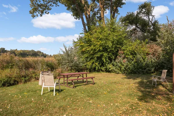 $215,000 | 1304 West Medicine Lake Drive, Unit 202, Minneapolis, MN 55441