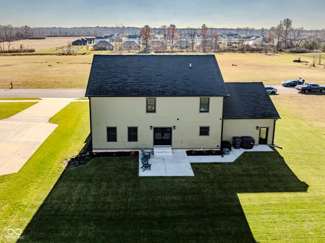 $430,000 | 9410 West Milk House Lane, Muncie, IN 47304