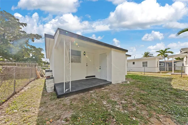 $384,990 | 608 Northwest 6th Court, Hallandale Beach, FL 33009