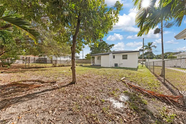 $384,990 | 608 Northwest 6th Court, Hallandale Beach, FL 33009