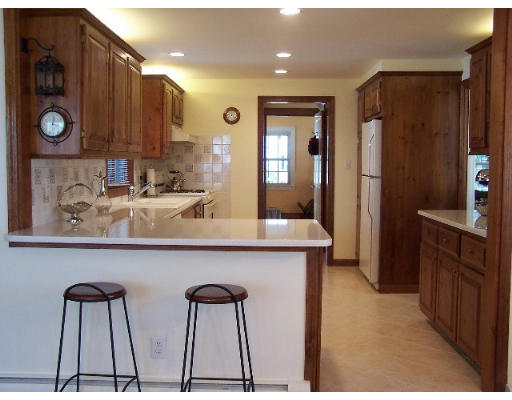 97 Shawsheen Road Andover, MA 01810 - Photo 8 of 19 Gallery Image 8
