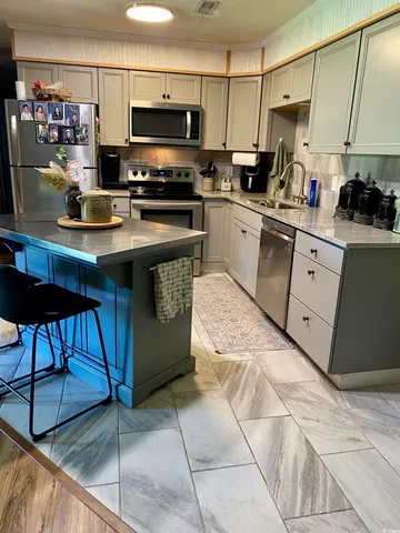 $240,000 | 512 South Hazel Avenue, Andrews, SC 29510