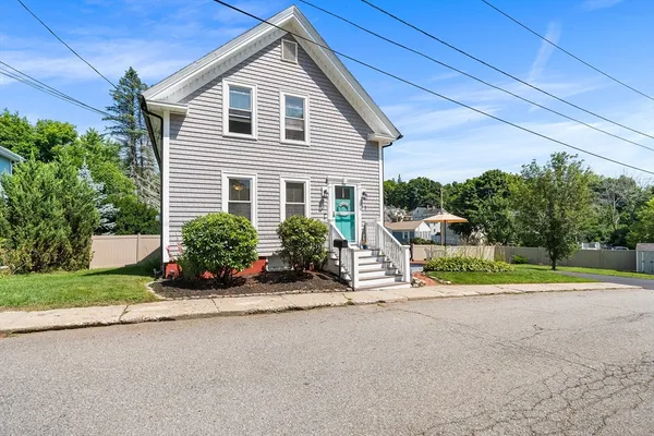 $549,000 | 1 Lake Avenue, Amesbury, MA 01913