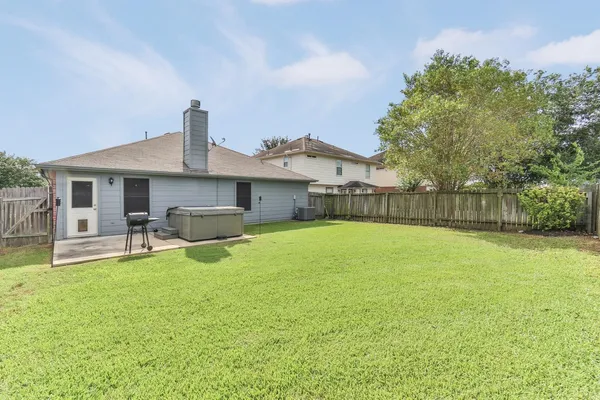 $1,900 | 9215 Dunain Park Court, Houston, TX 77095