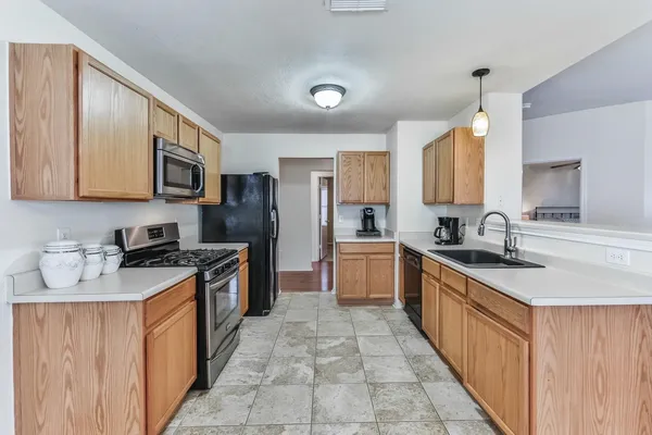 $1,900 | 9215 Dunain Park Court, Houston, TX 77095