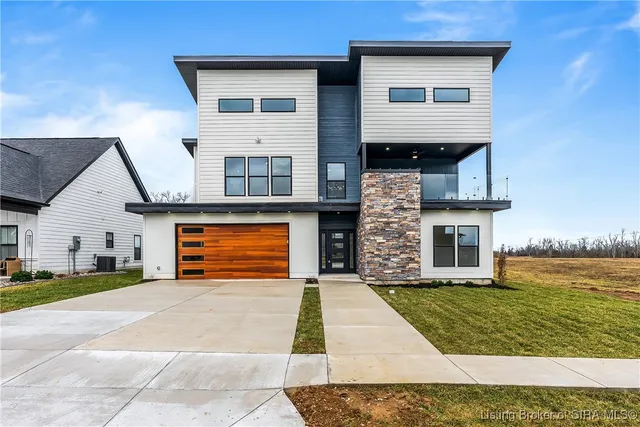 $779,955 | 1019 Ridgeview Drive, Jeffersonville, IN 47130