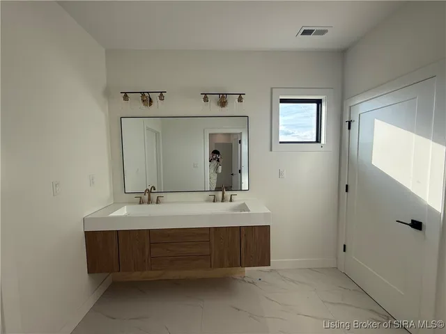 $779,955 | 1019 Ridgeview Drive, Jeffersonville, IN 47130