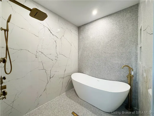 $779,955 | 1019 Ridgeview Drive, Jeffersonville, IN 47130