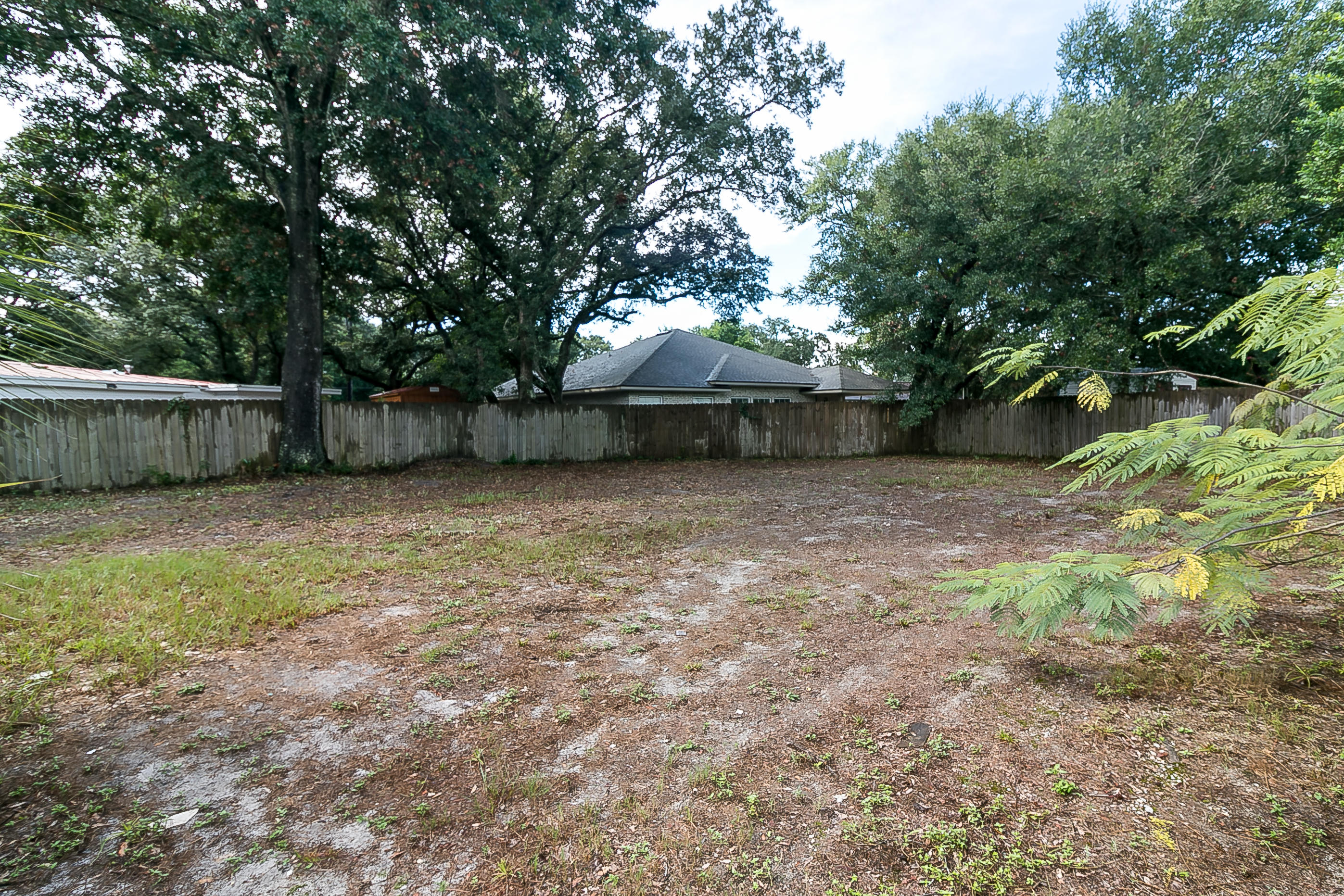 10 Choctawhatchee Road Northeast Fort Walton Beach, FL 32548 - Photo 16 of 19 Backyard